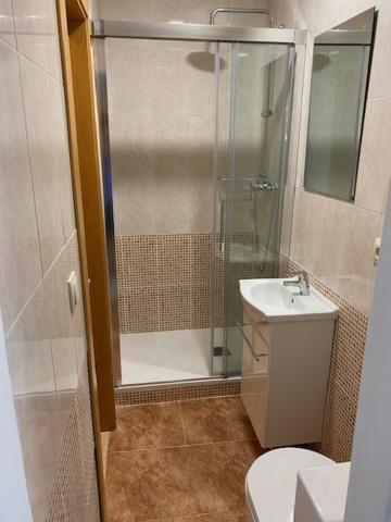 Single Room In My Apartment At The Beach บาเลนเซีย ภายนอก รูปภาพ